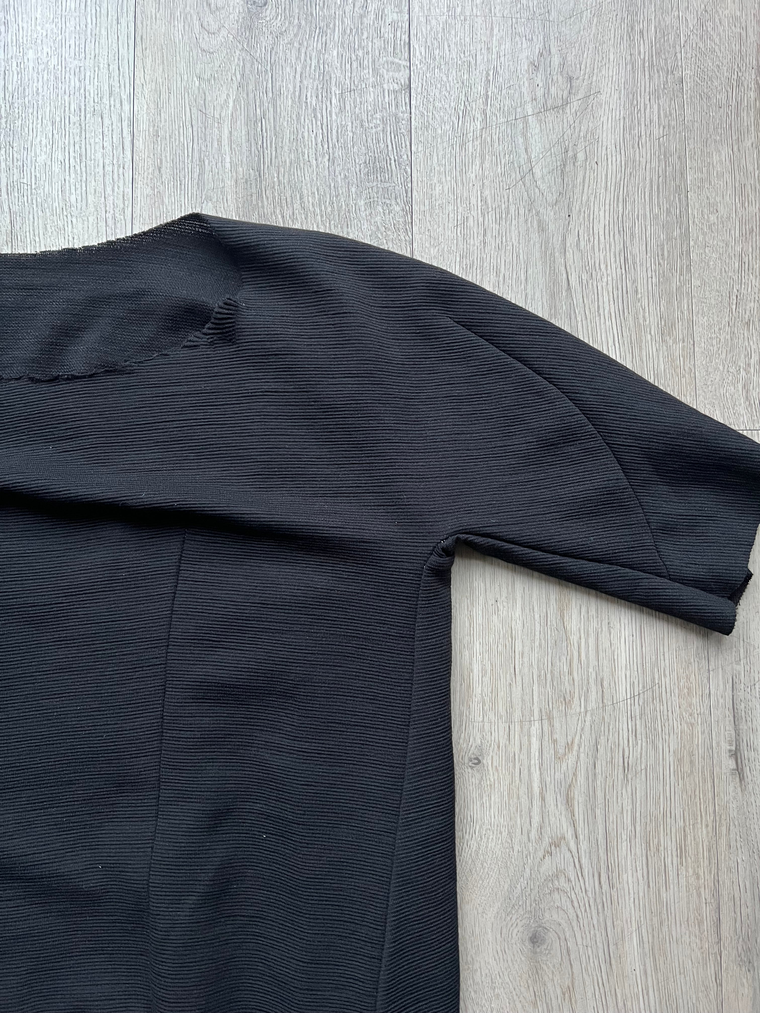 Leon Emanuel Blanck Distortion wide neck T-shirt