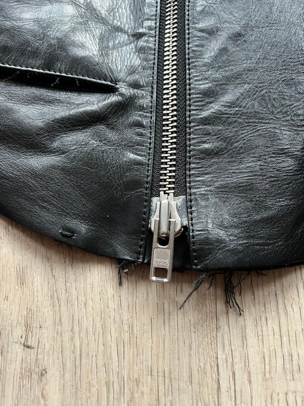 Y-project by Yohan Serfaty leather jacket with handstich Details