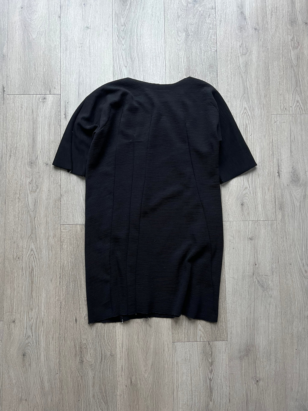 Leon Emanuel Blanck Distortion wide neck T-shirt