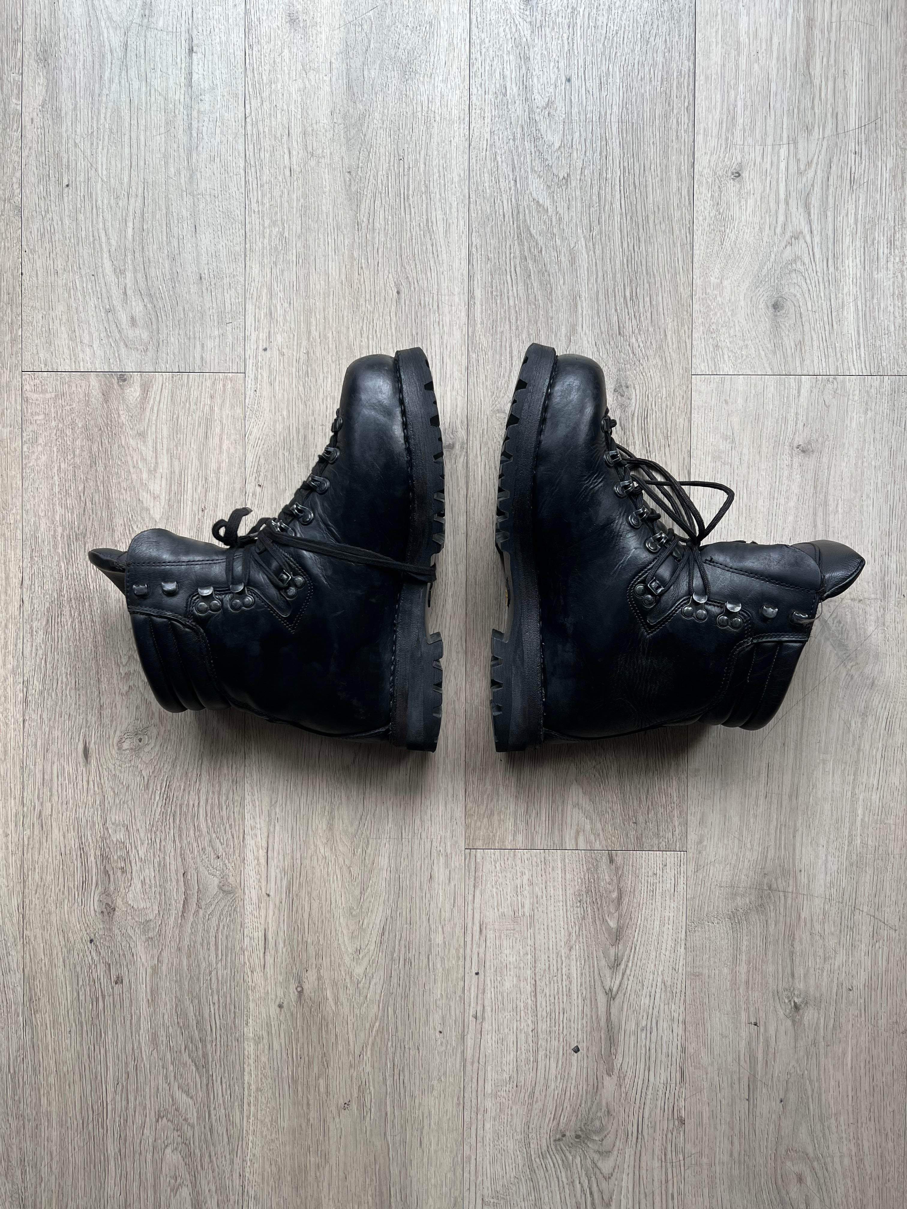 Han Wag Hiking Boots