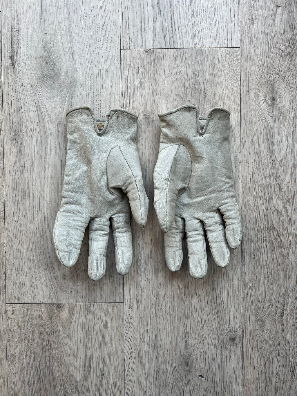 Carol Christian Poell Asymmetric 9 finger gloves