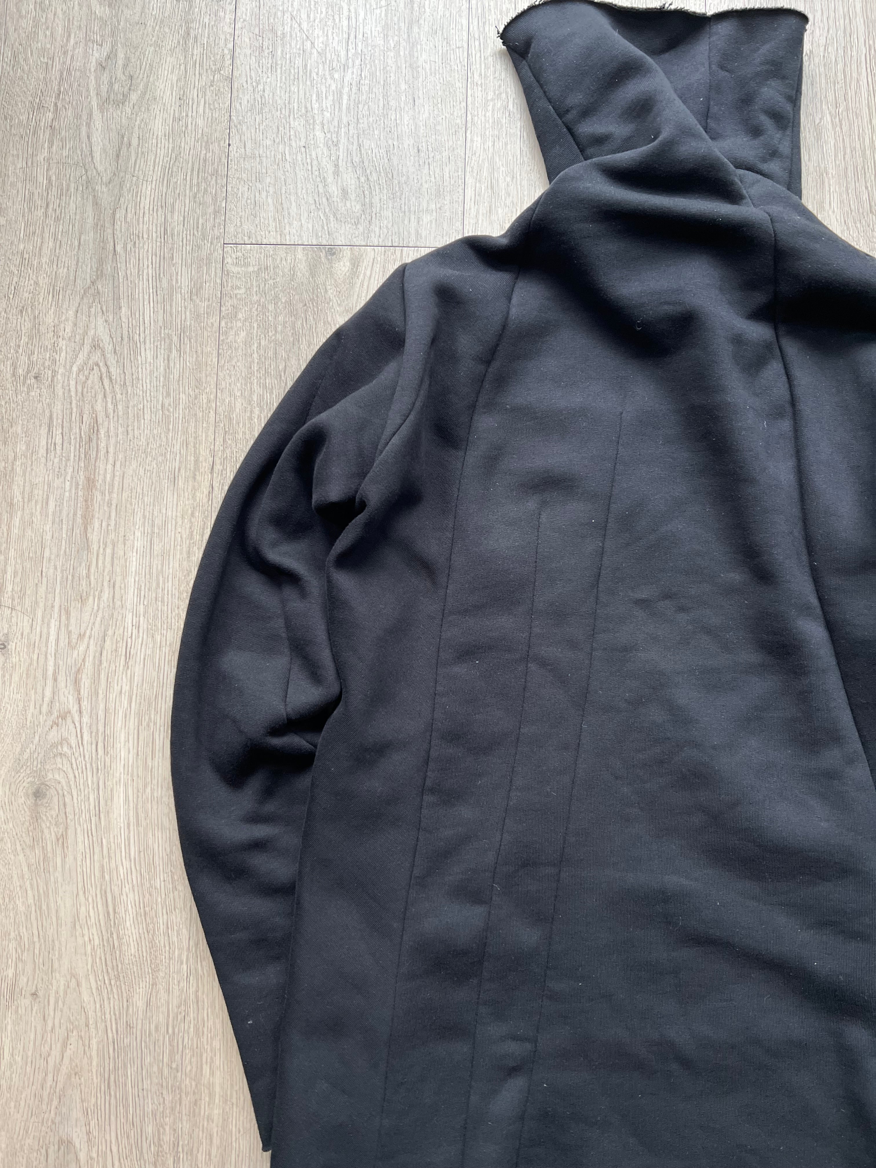 Leon Emanuel Blanck Distortion turtle neck