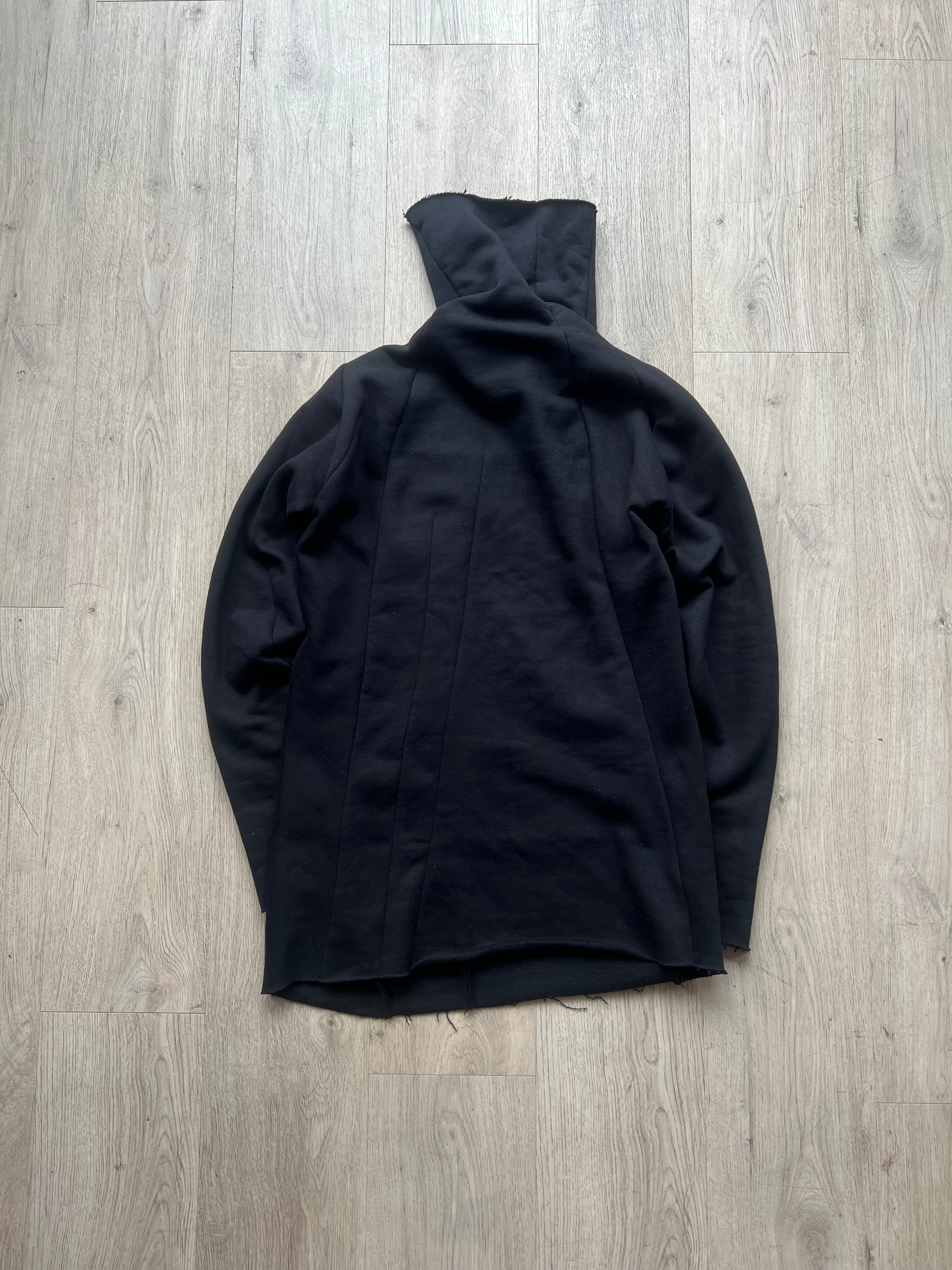 Leon Emanuel Blanck Distortion turtle neck