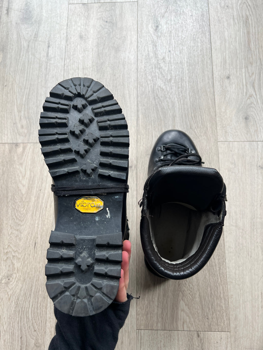 Han Wag Hiking Boots