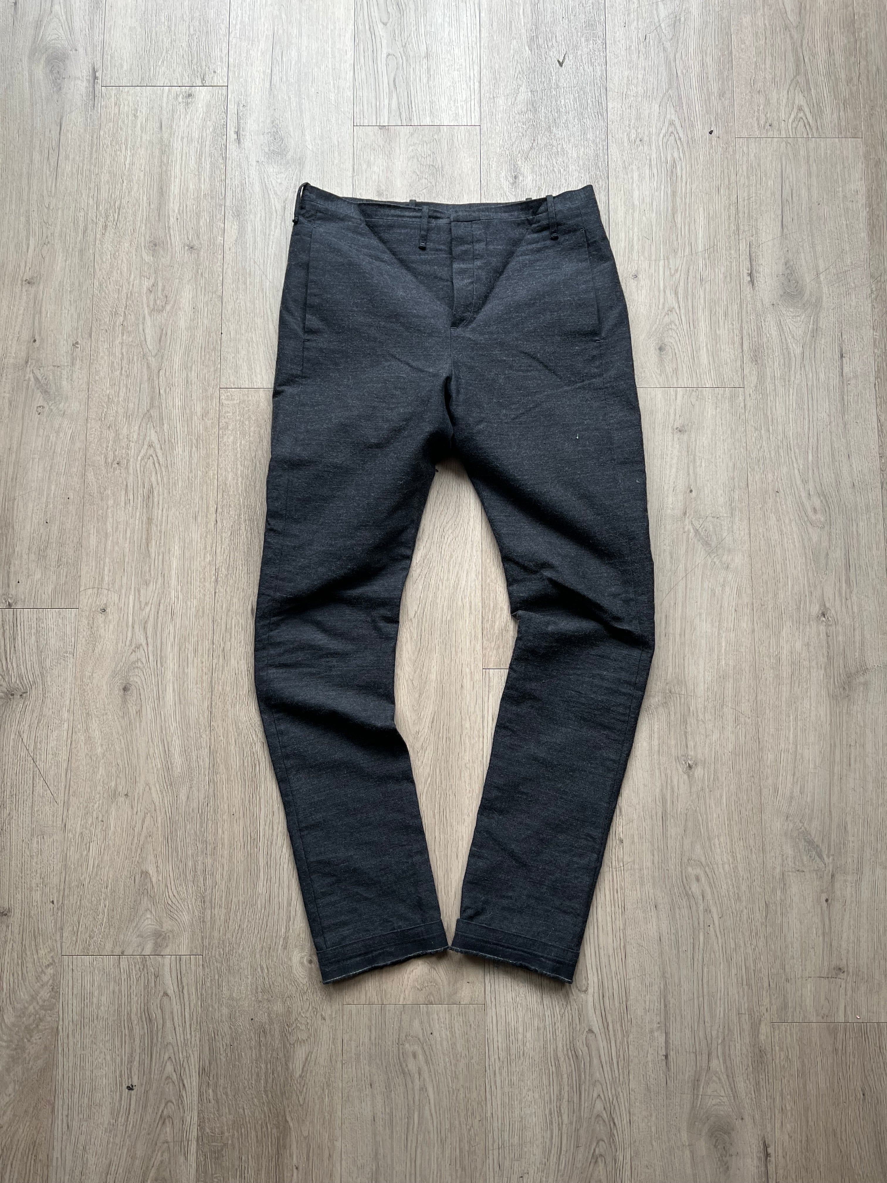 Label under construction Wool pants