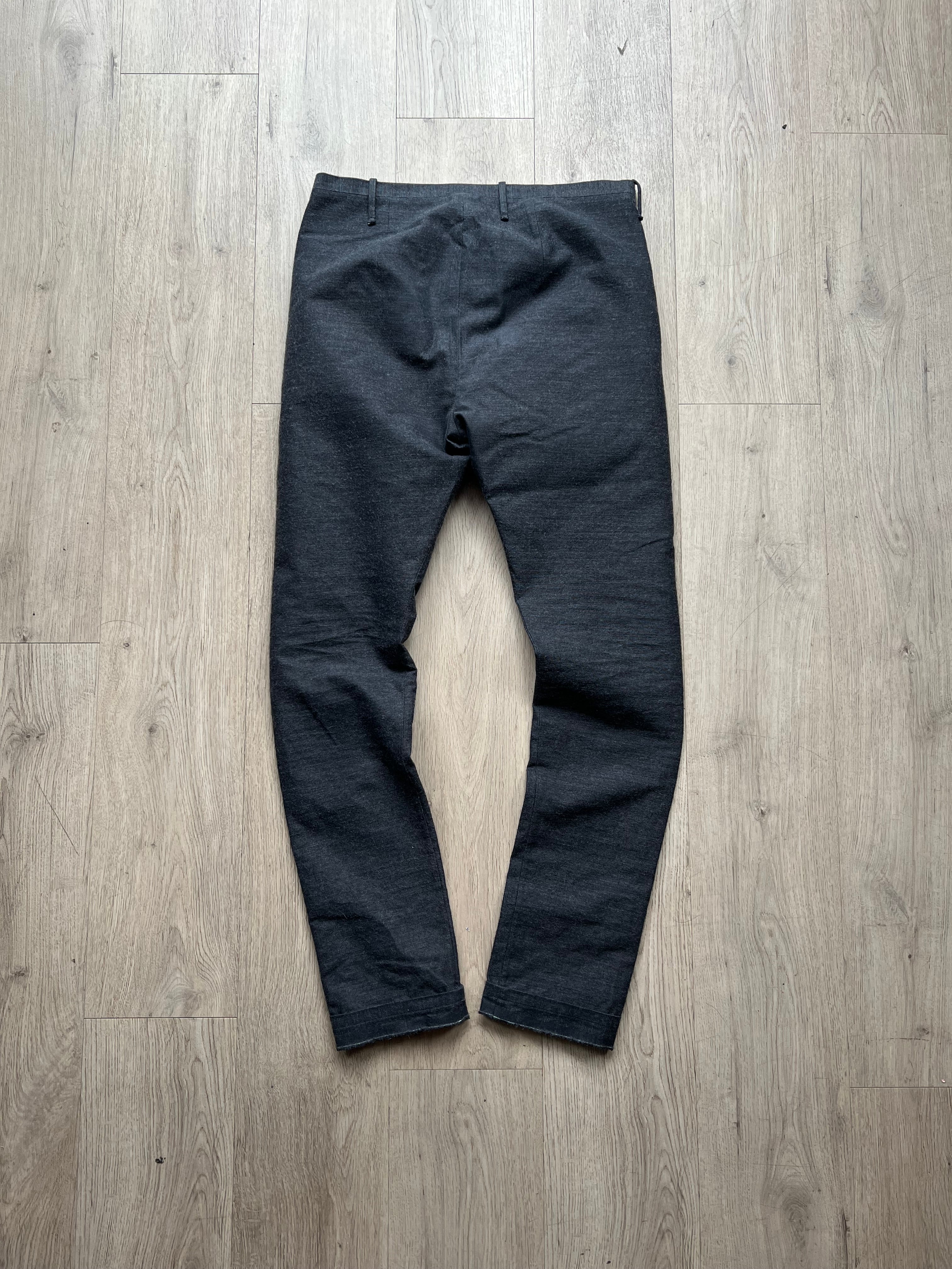 Label under construction Wool pants