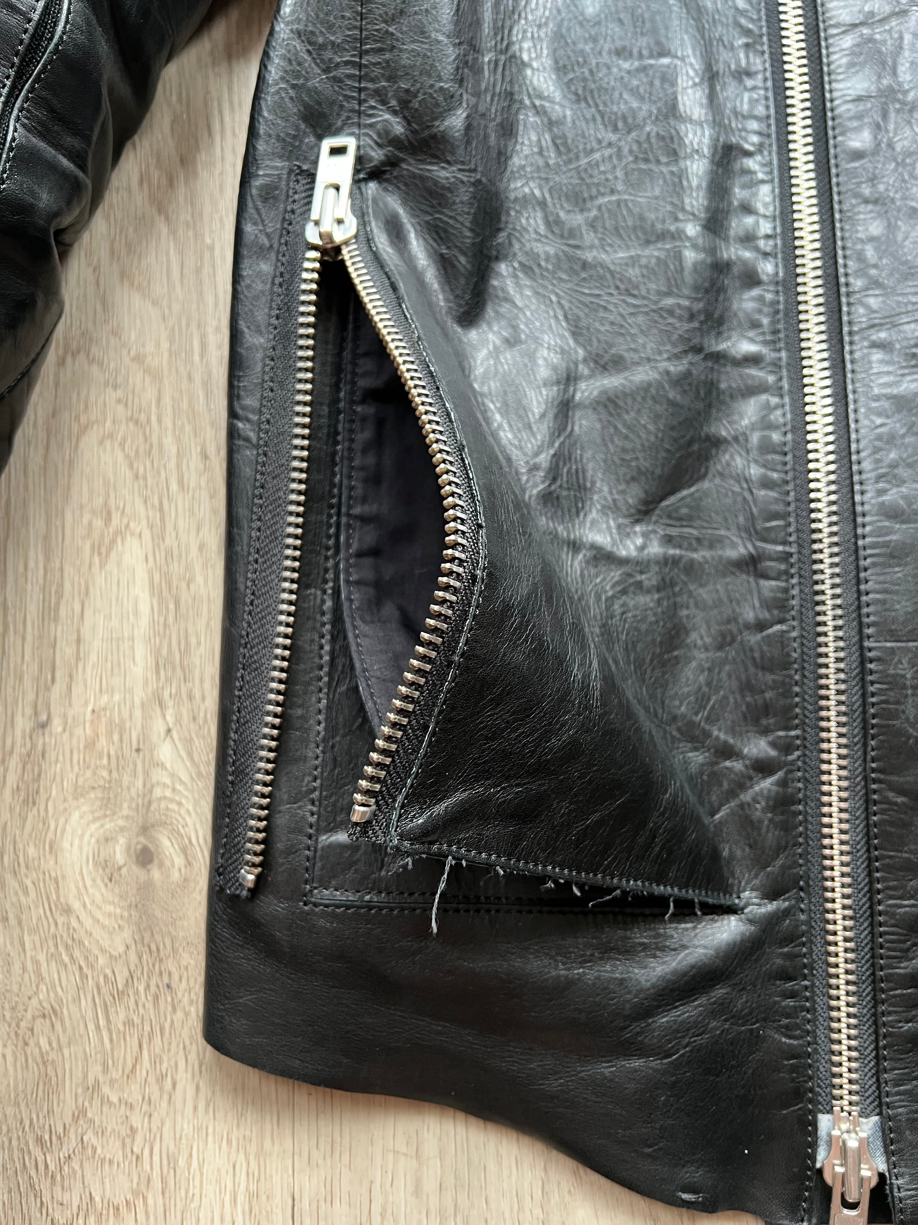Y-project by Yohan Serfaty leather jacket with handstich Details